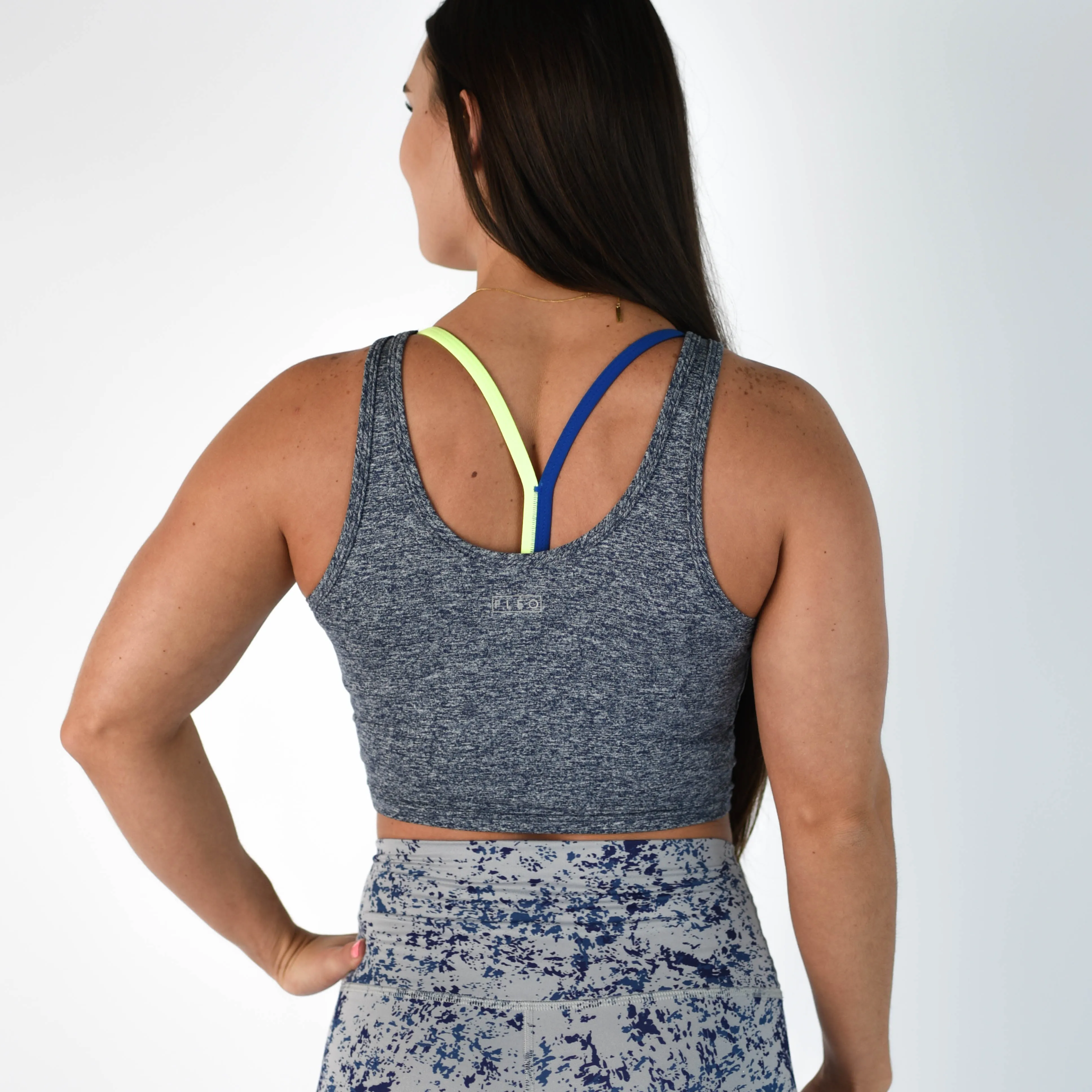 FLEO Breeze Crop Tank - Carbon